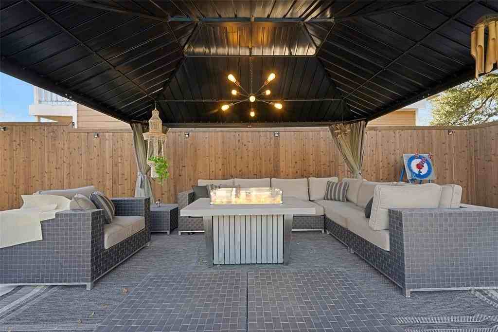 3111 Hedgerow Dr - Photo 7 of 39