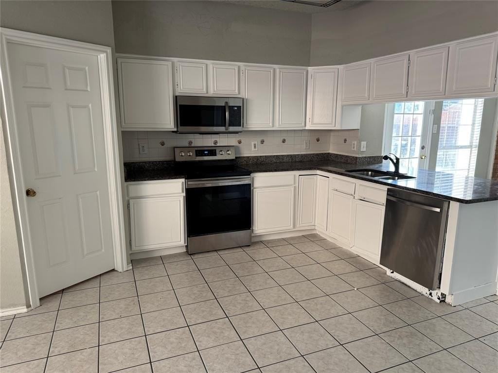 8180 Rock Brook St - Photo 2 of 7