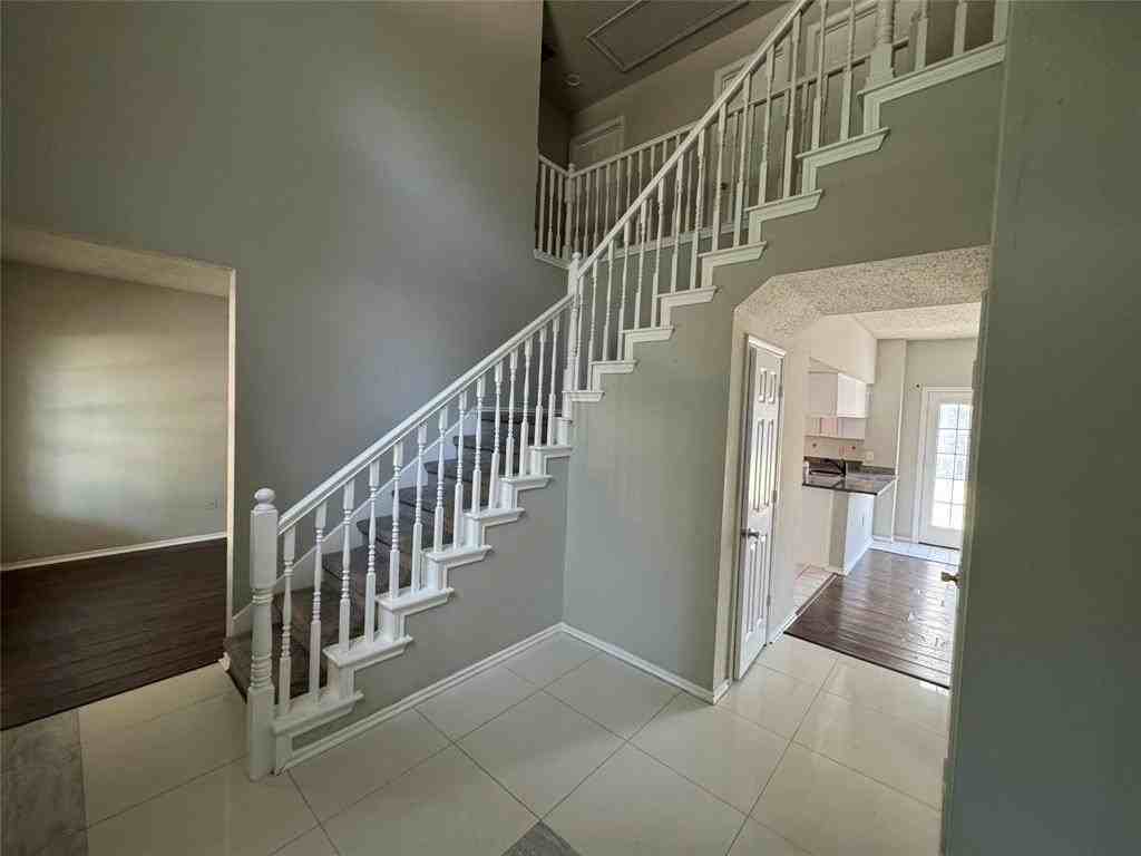 8180 Rock Brook St - Photo 5 of 7