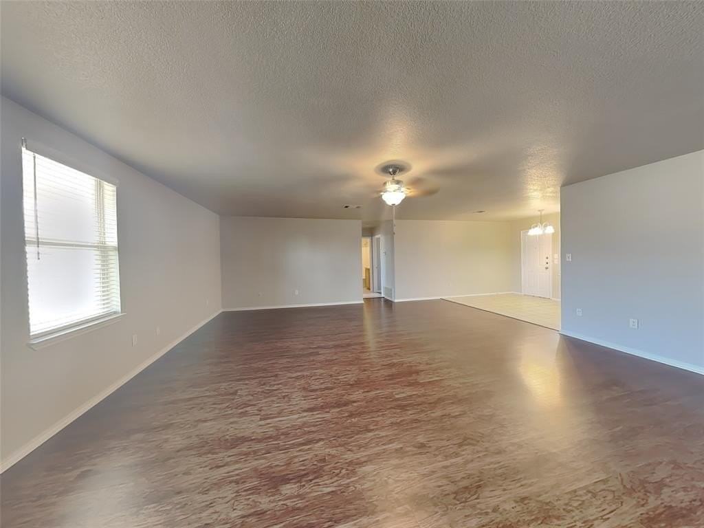 215 Bobbie Ann Ct - Photo 3 of 16