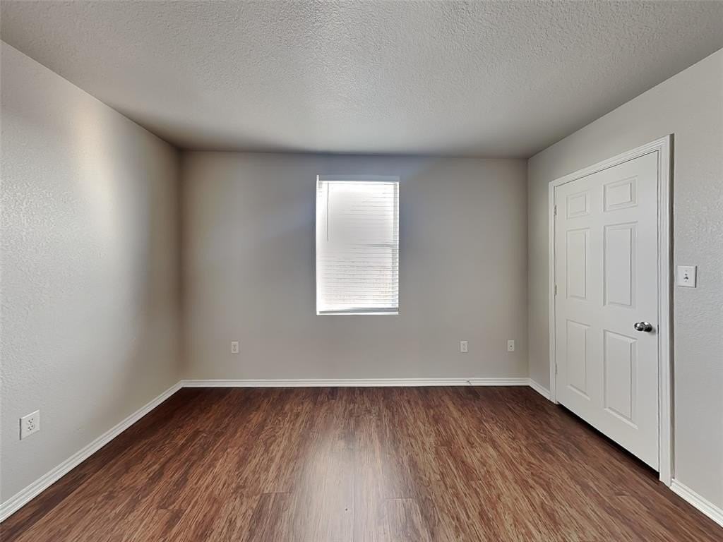 215 Bobbie Ann Ct - Photo 6 of 16