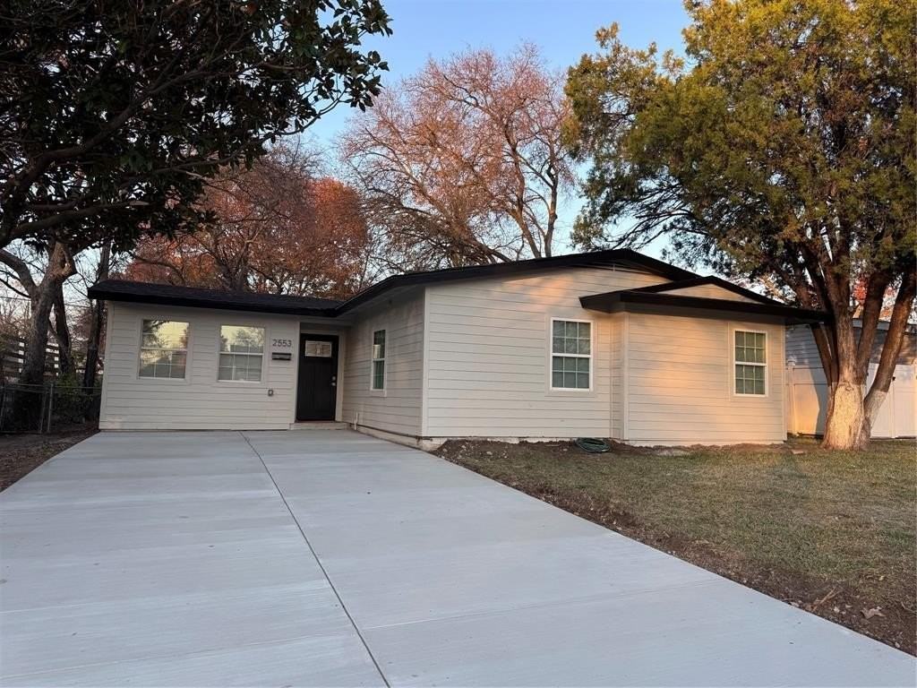 2553 Wicker Ave - Photo 2 of 21