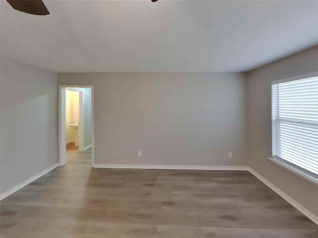 2033 Oak Bend Ln - Photo 2 of 17