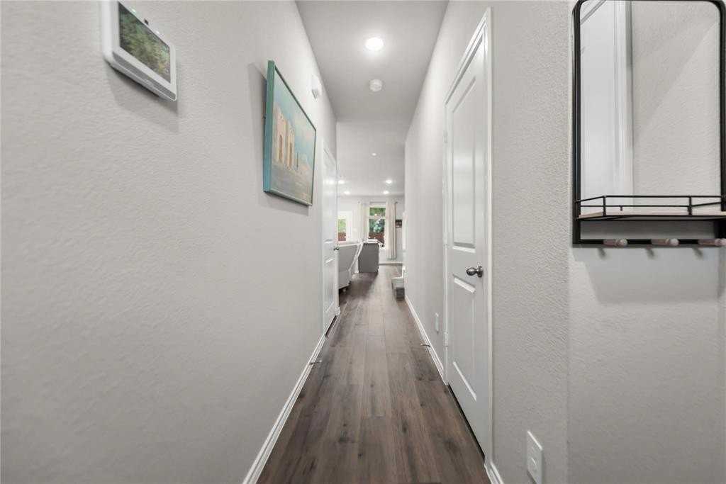 3225 Hampton Dr - Photo 3 of 22