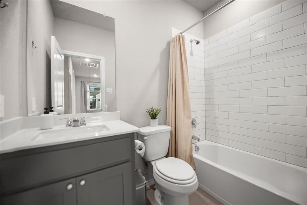 3225 Hampton Dr - Photo 6 of 22