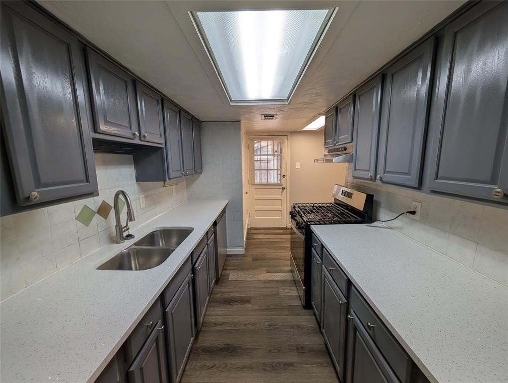 818 Calvin Dr - Photo 5 of 16