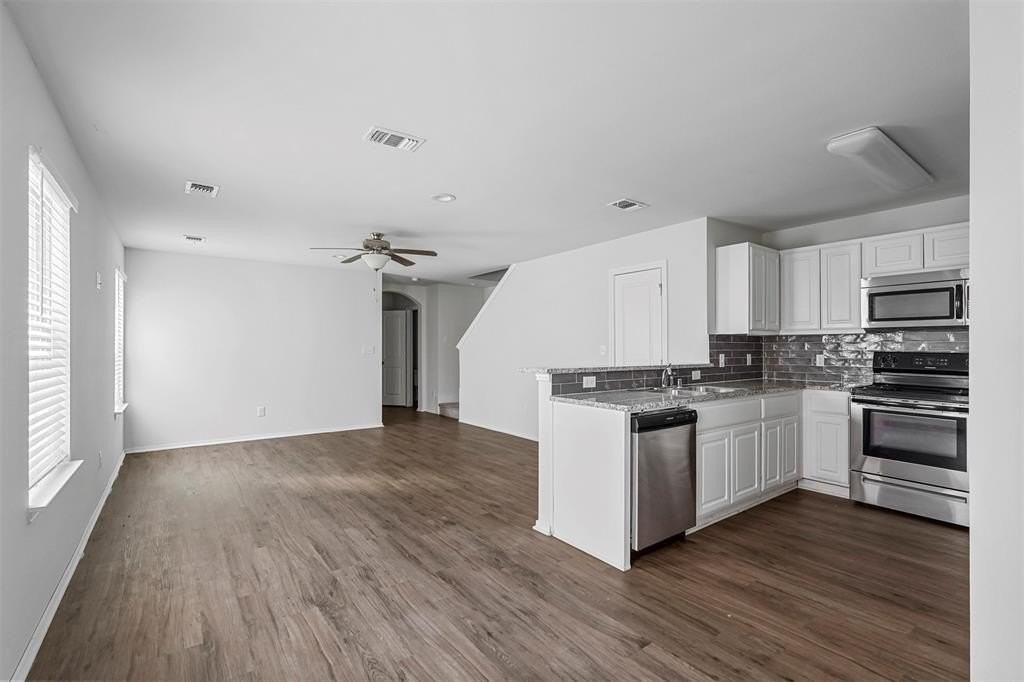 507 W Walker St #509 - Photo 3 of 23