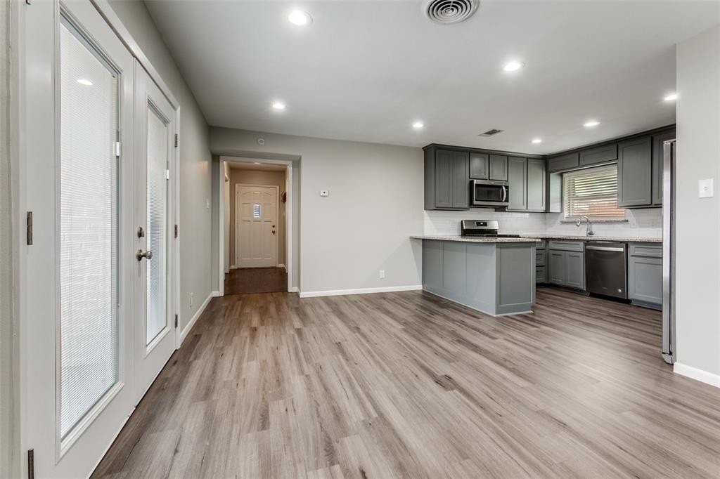 1308 Northlake Dr - Photo 5 of 25