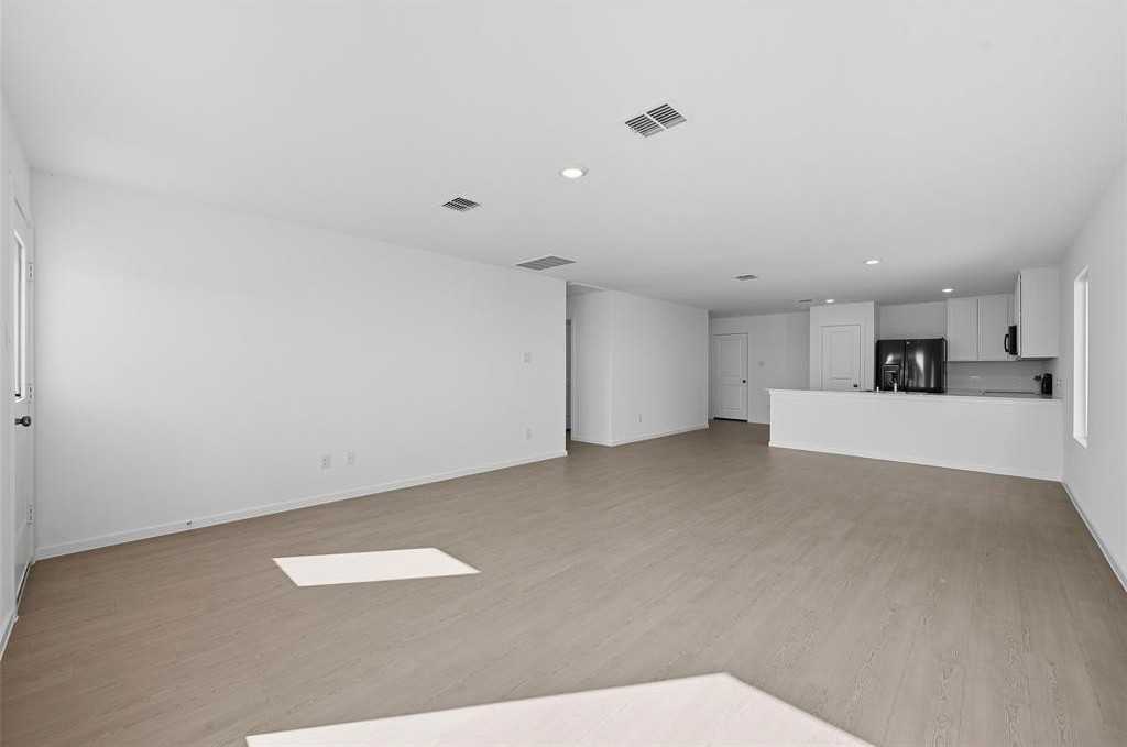 6733 Haines Dr - Photo 3 of 18