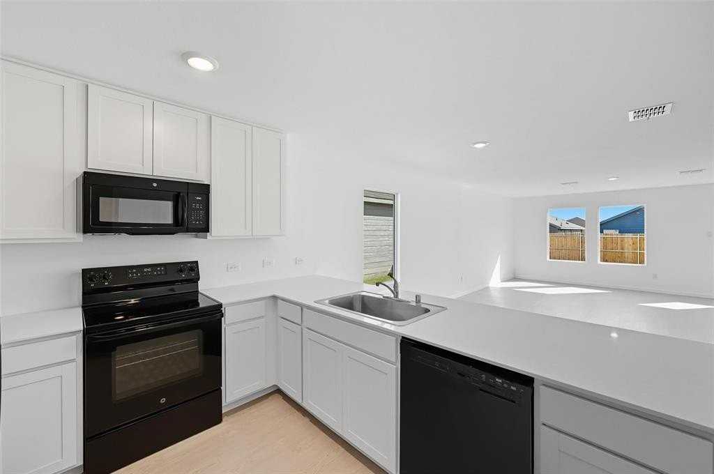 6733 Haines Dr - Photo 6 of 18