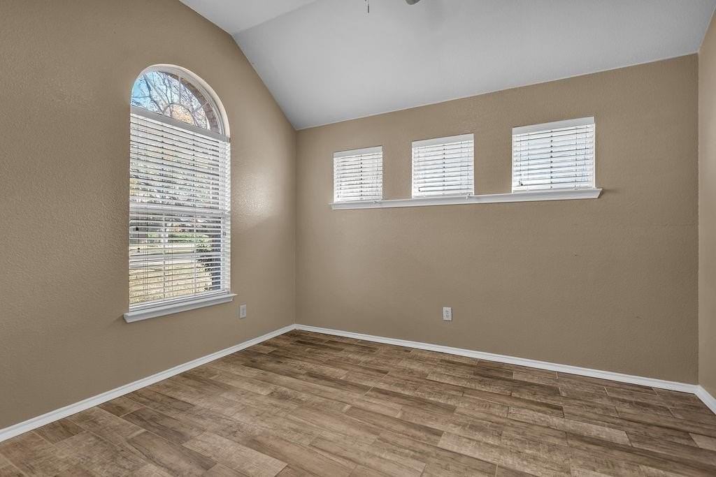 11521 Blanchard Dr - Photo 6 of 31