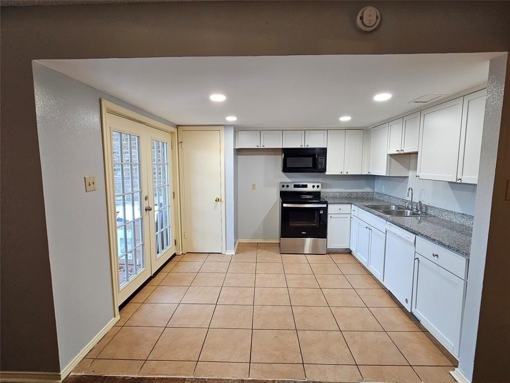 701 Towne House Ln - Photo 6 of 25