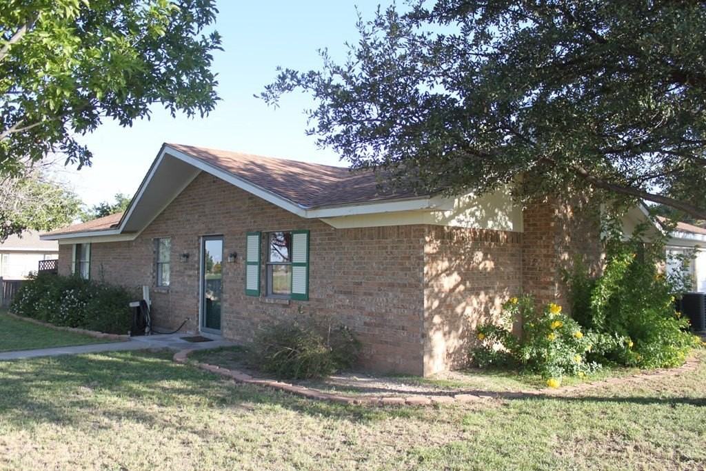 1611 W 21st St - Photo 2 of 10