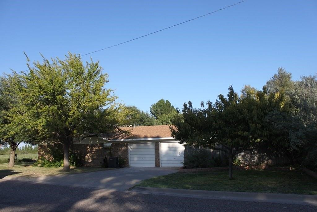 1611 W 21st St - Photo 3 of 10