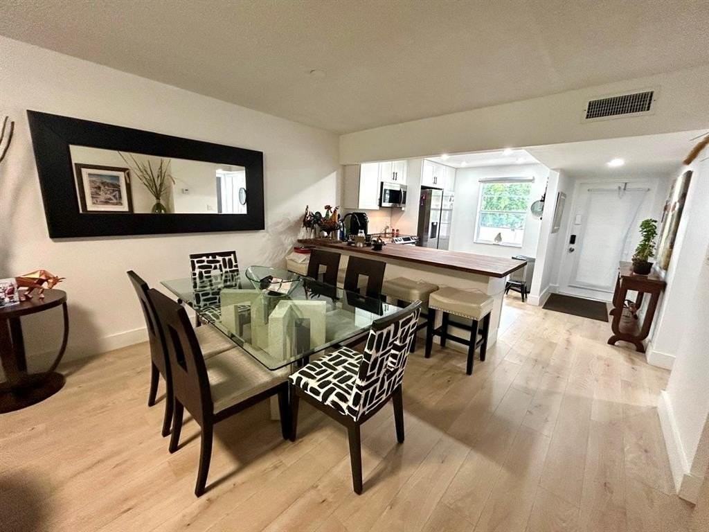 1050 Country Club Dr #303 - Photo 5 of 26