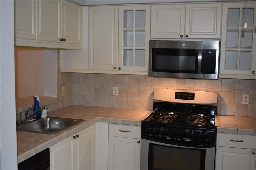 7890 Dixie Beach Cir - Photo 4 of 19