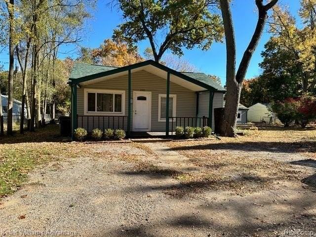 2365 Rolandale - Photo 2 of 17