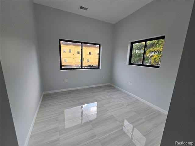 8833 Michigan Ave - Photo 4 of 17