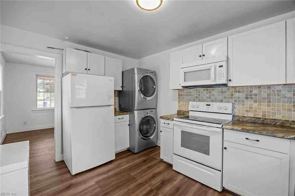 525 Virginian Dr - Photo 4 of 22