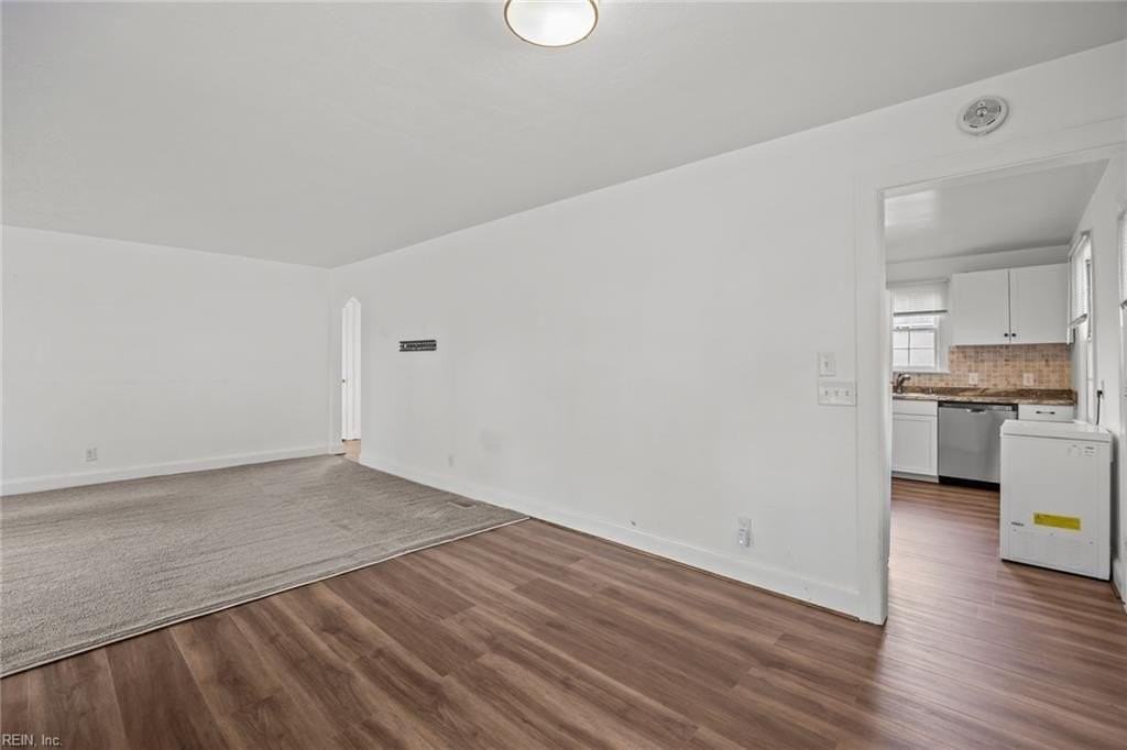 525 Virginian Dr - Photo 7 of 22