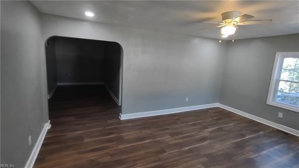 5949 Jefferson Ave - Photo 5 of 11