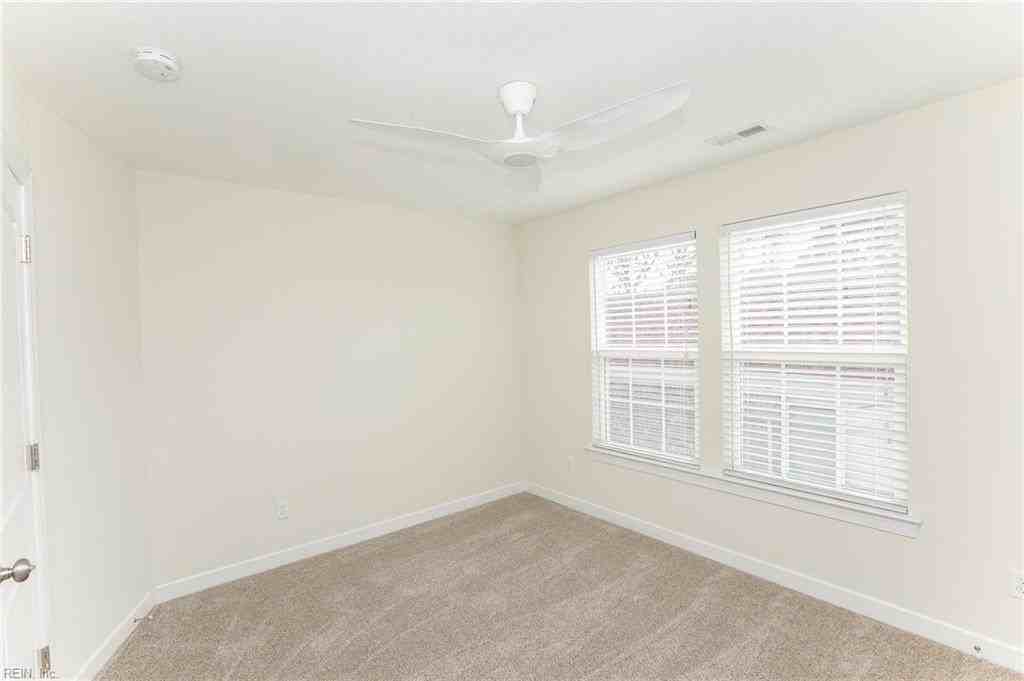 9628 9th Bay St - Photo 4 of 45