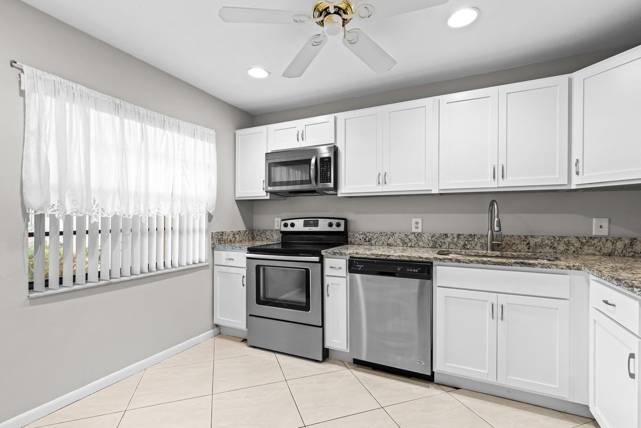 9270 Vista Del Lago #E27 - Photo 2 of 19