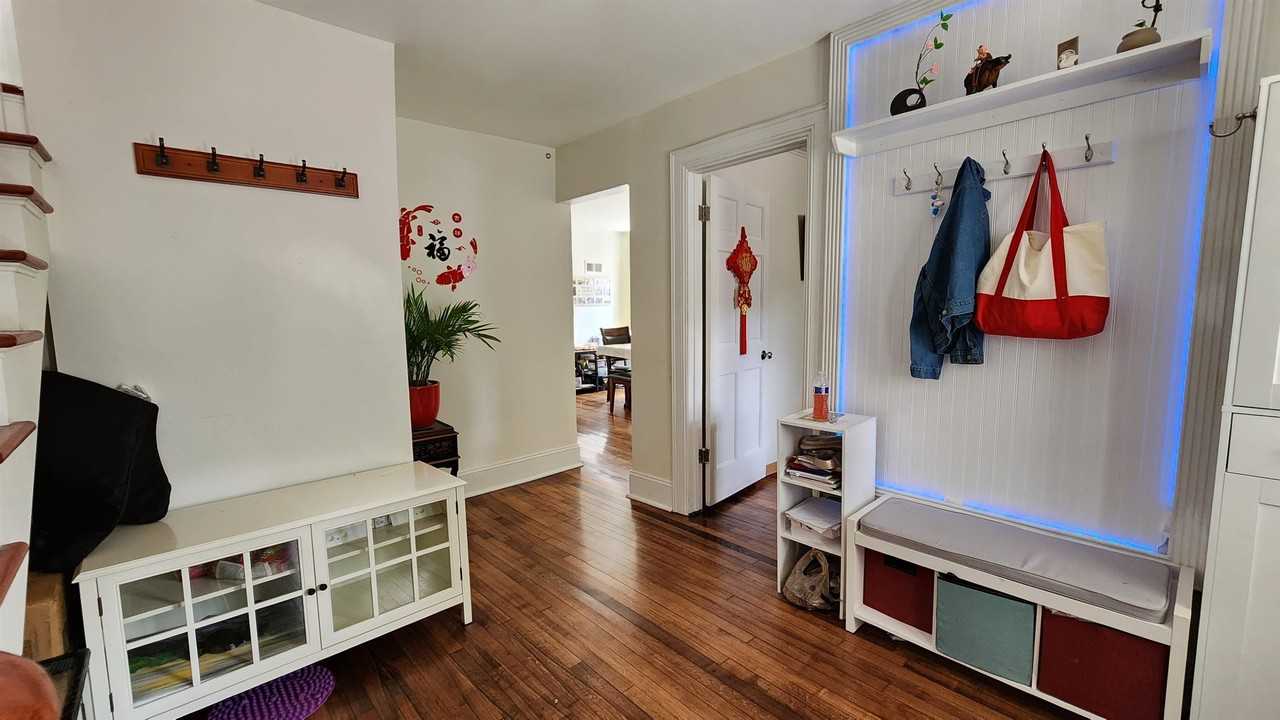 513 S Brooks St - Photo 4 of 45