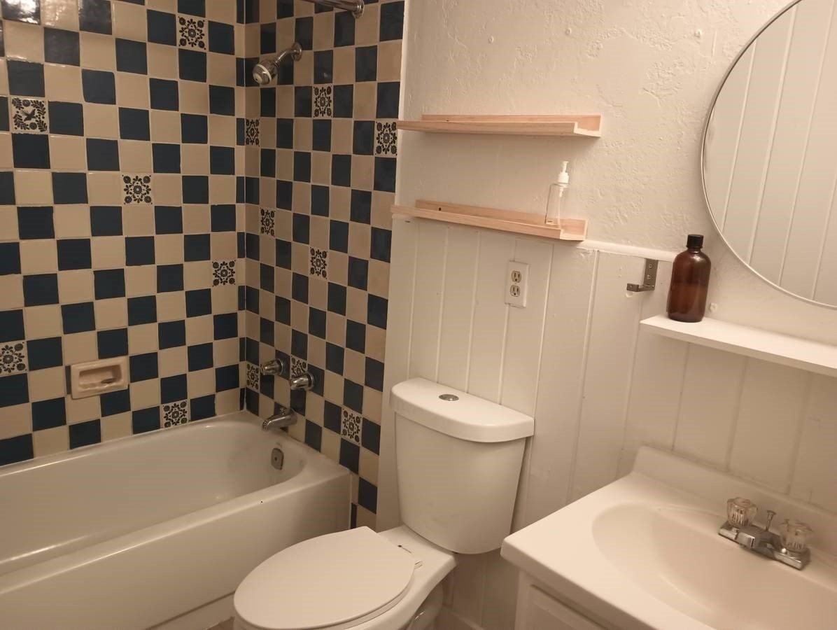 1203 Agua Fria St Apt A #A - Photo 3 of 7