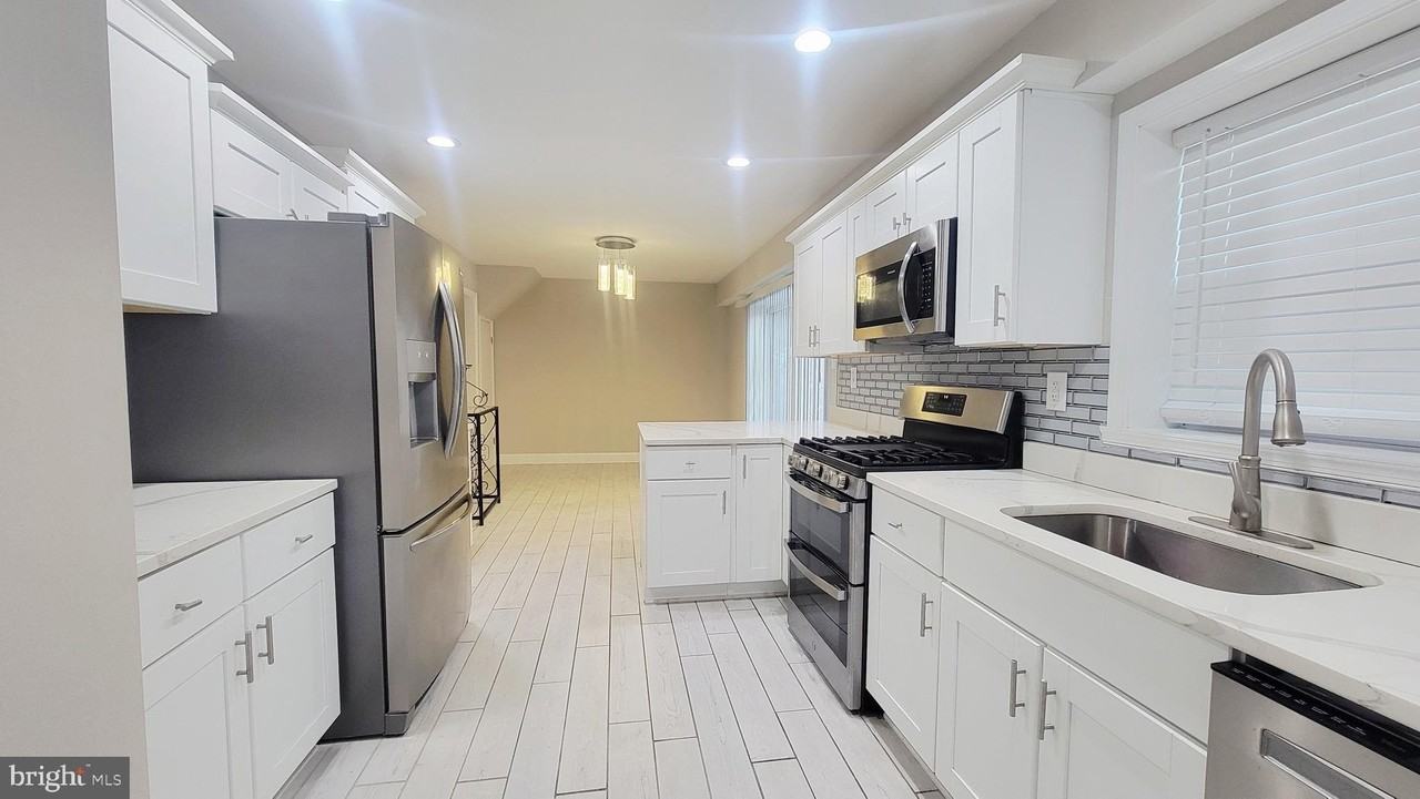 12400 Shadow Ln - Photo 3 of 28