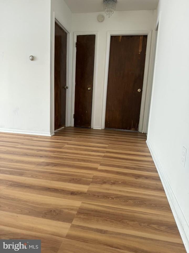 219 W 6th St Apt 2 #2 - Photo 4 of 8