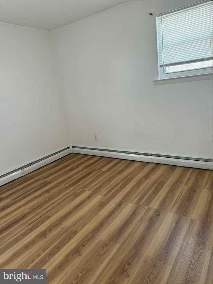 219 W 6th St Apt 2 #2 - Photo 7 of 8