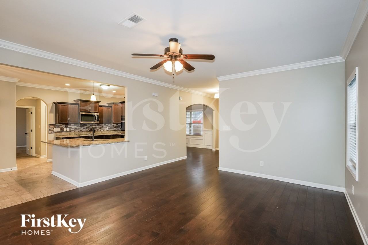 1586 Raven Rd - Photo 3 of 16