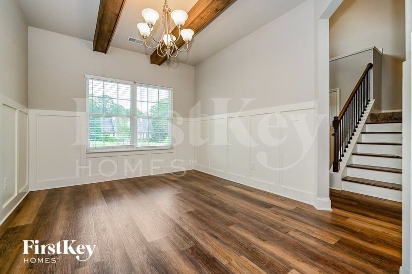 215 Cheshire Dr - Photo 3 of 16