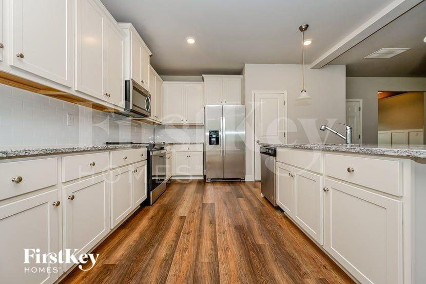 215 Cheshire Dr - Photo 5 of 16