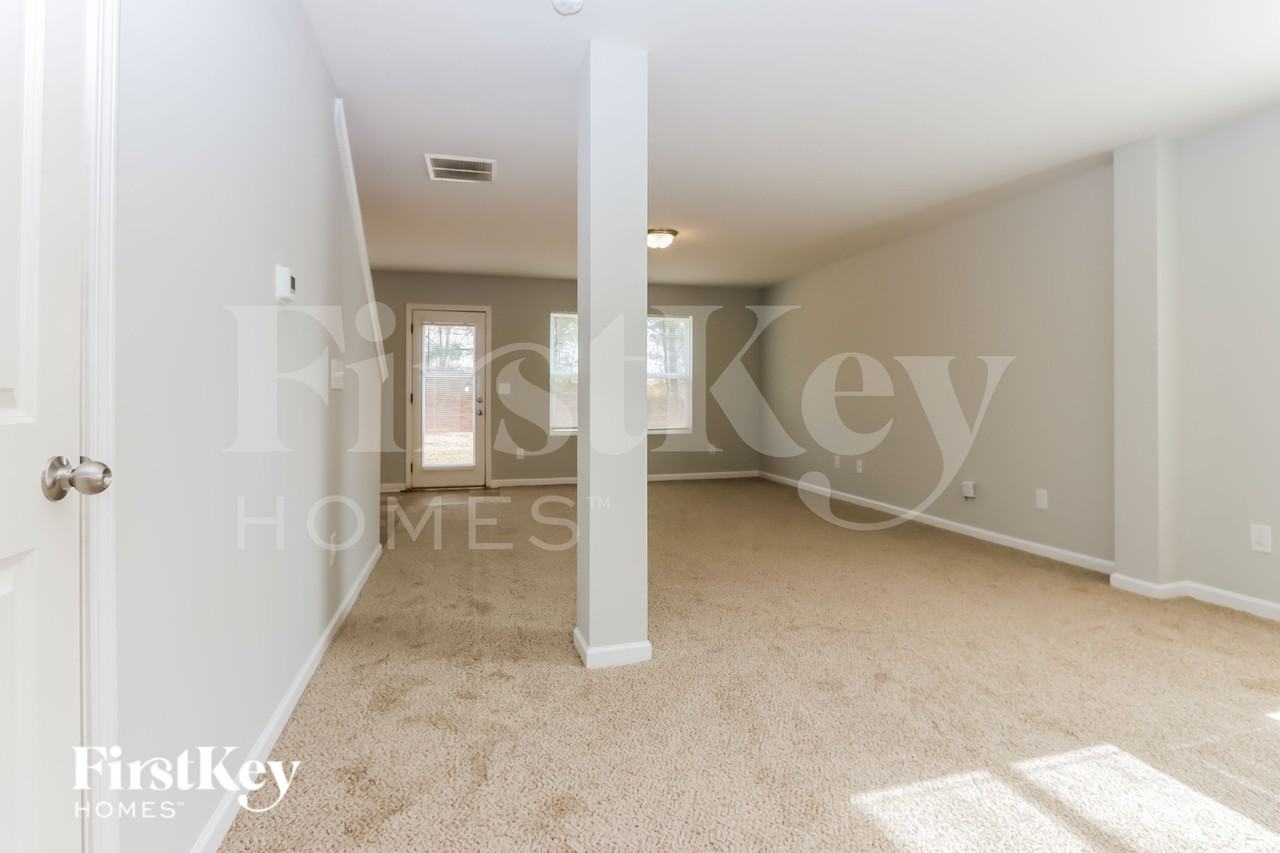 170 Betty Ann Ln - Photo 2 of 15