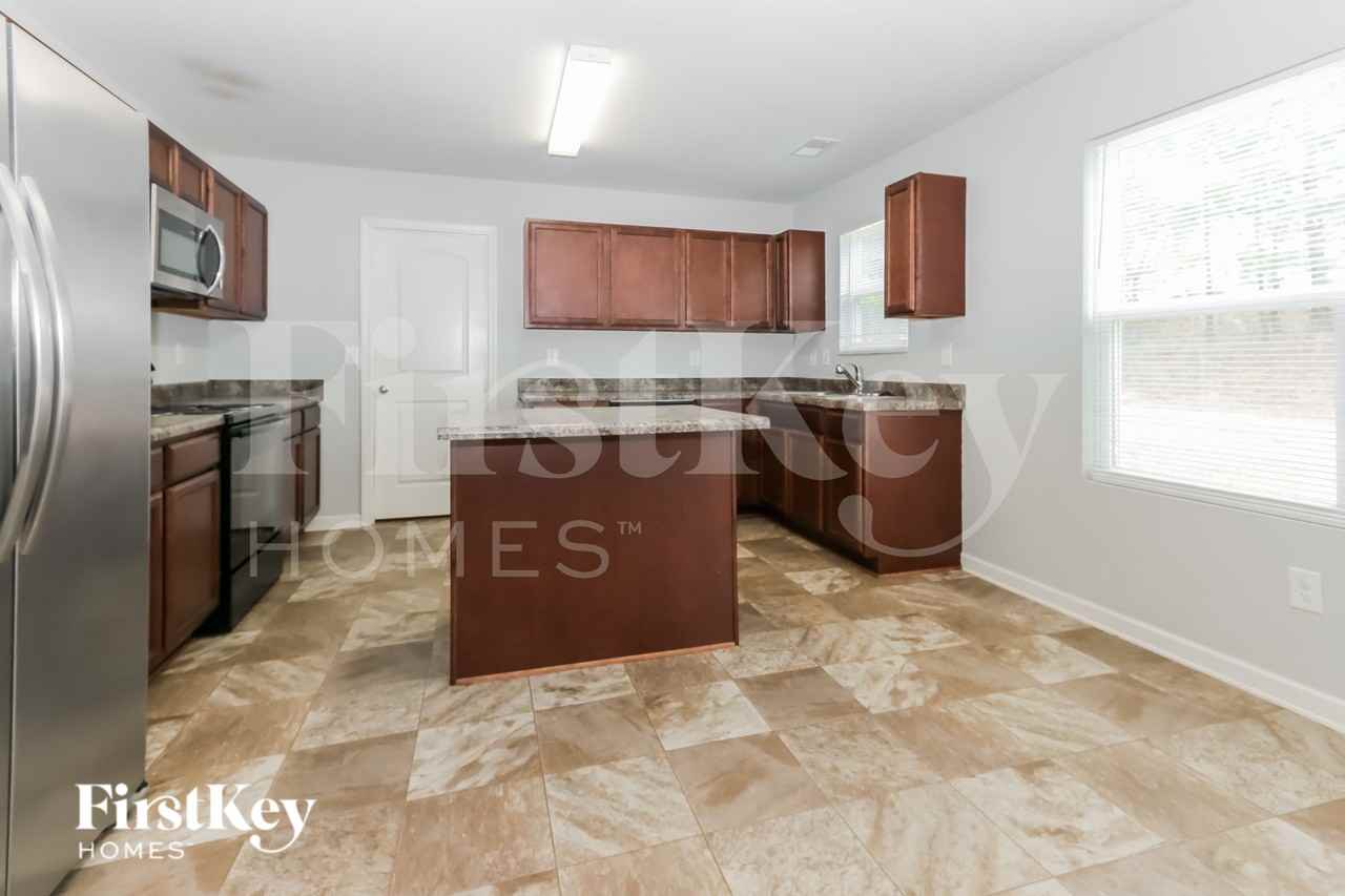 170 Betty Ann Ln - Photo 6 of 15