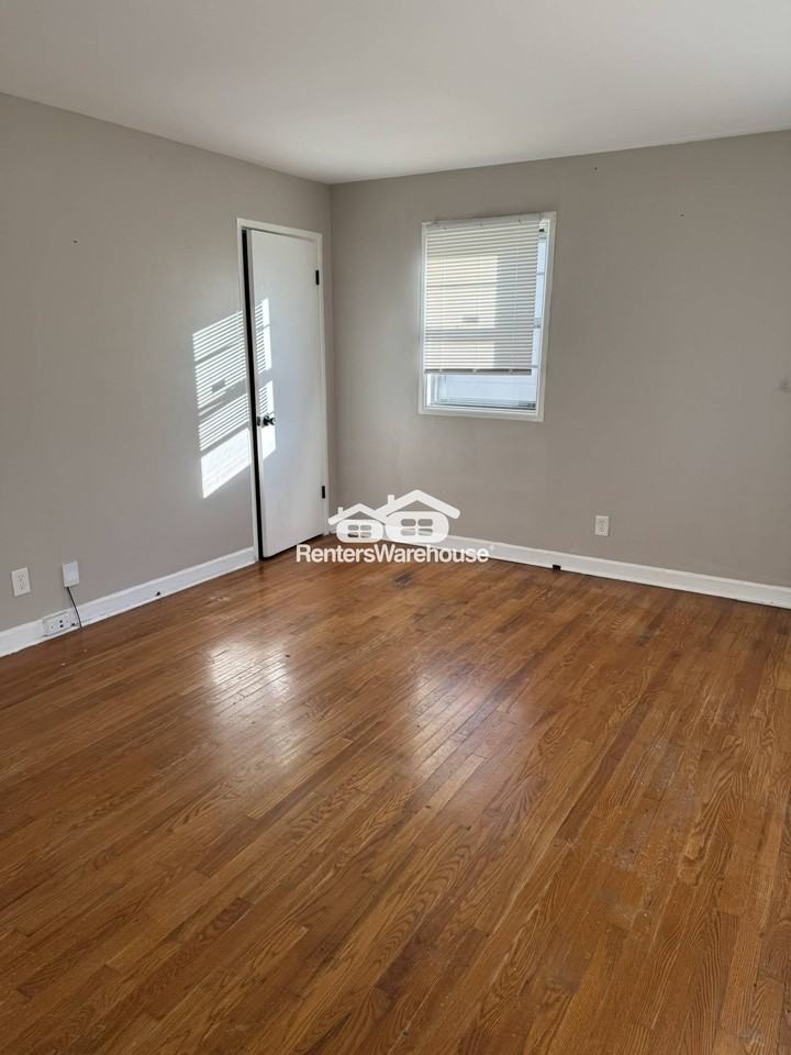 11880 Criterion Ave - Photo 3 of 13