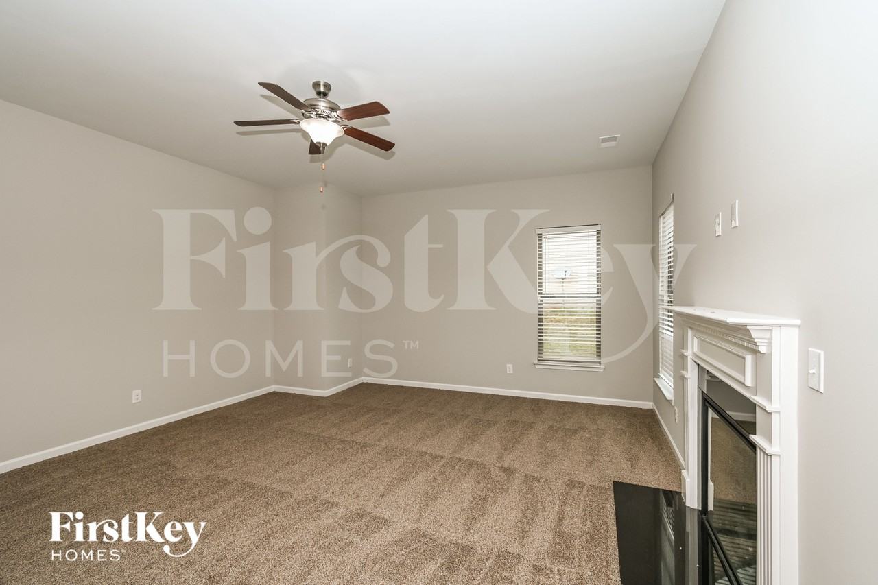 2714 Topaz Rd - Photo 2 of 15