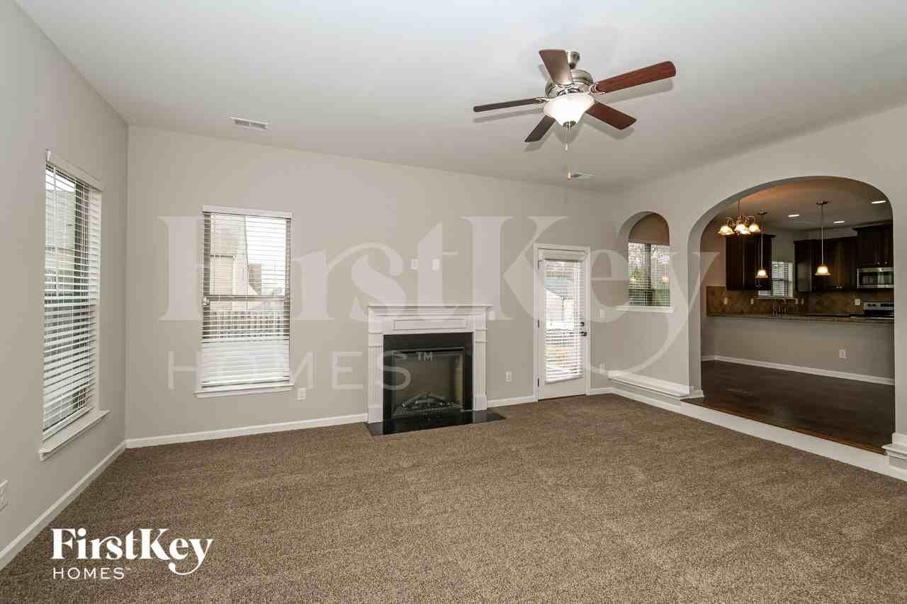 2714 Topaz Rd - Photo 3 of 15