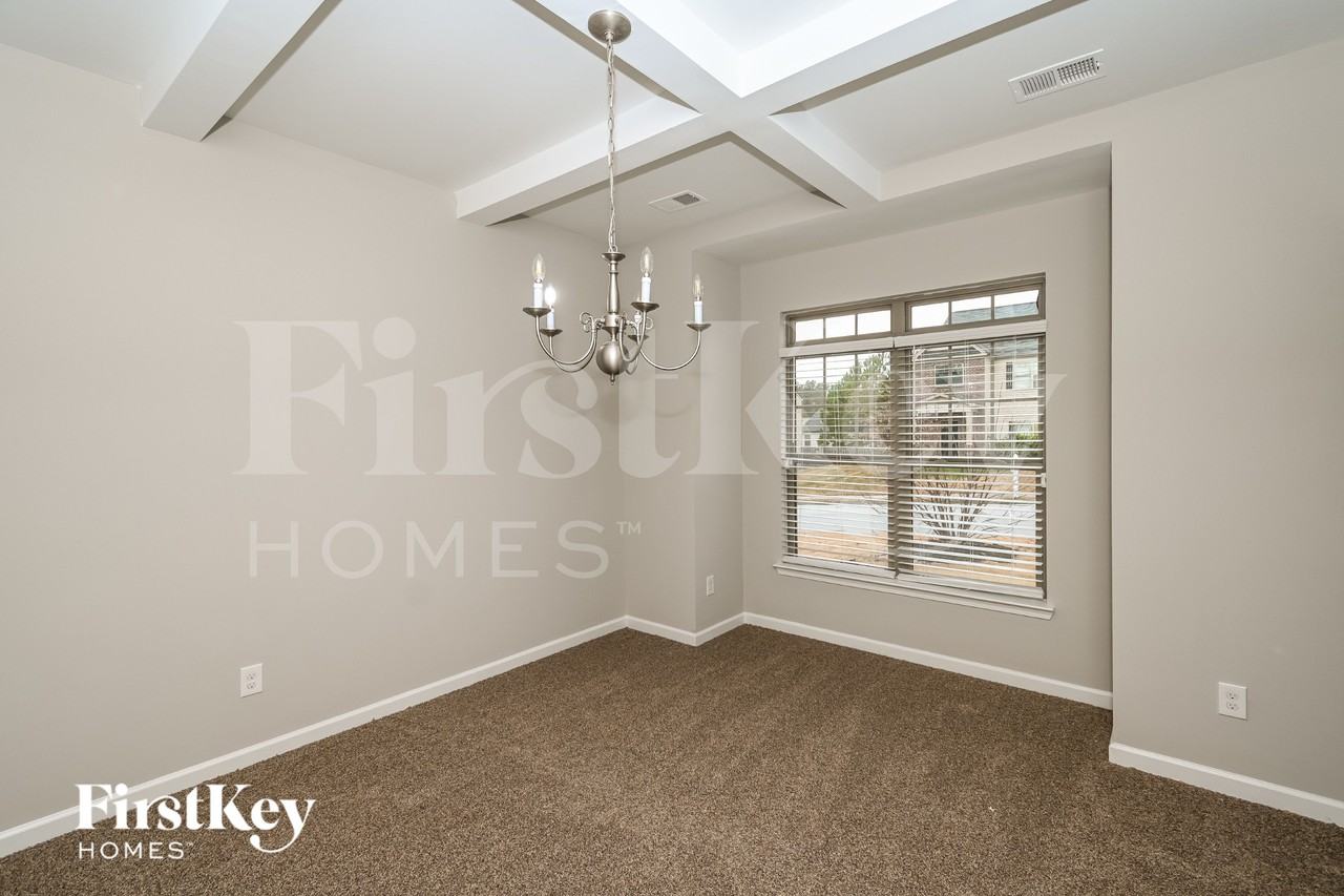 2714 Topaz Rd - Photo 4 of 15