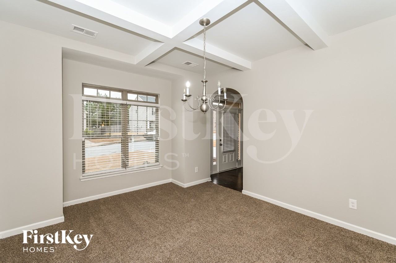 2714 Topaz Rd - Photo 5 of 15