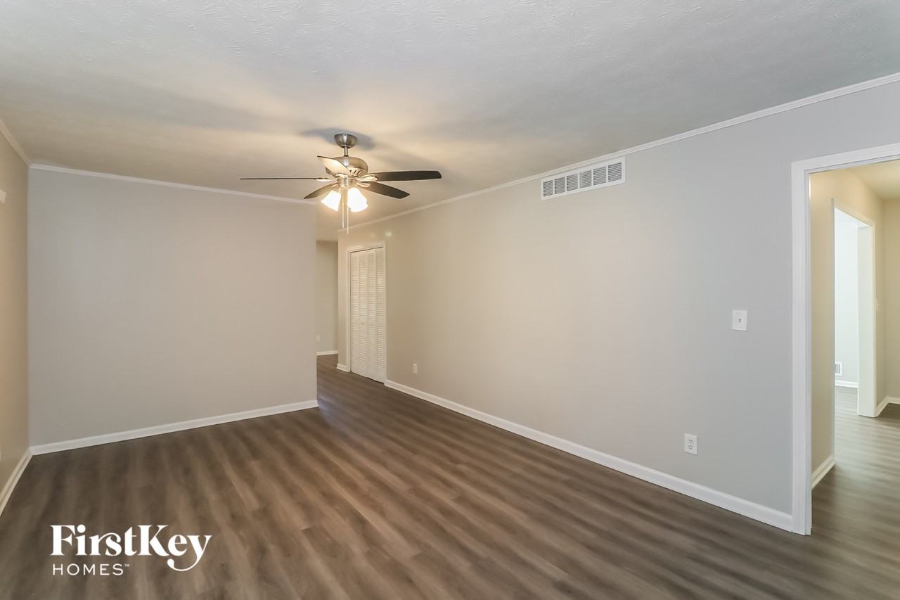 2515 Cottonwood Dr - Photo 4 of 15