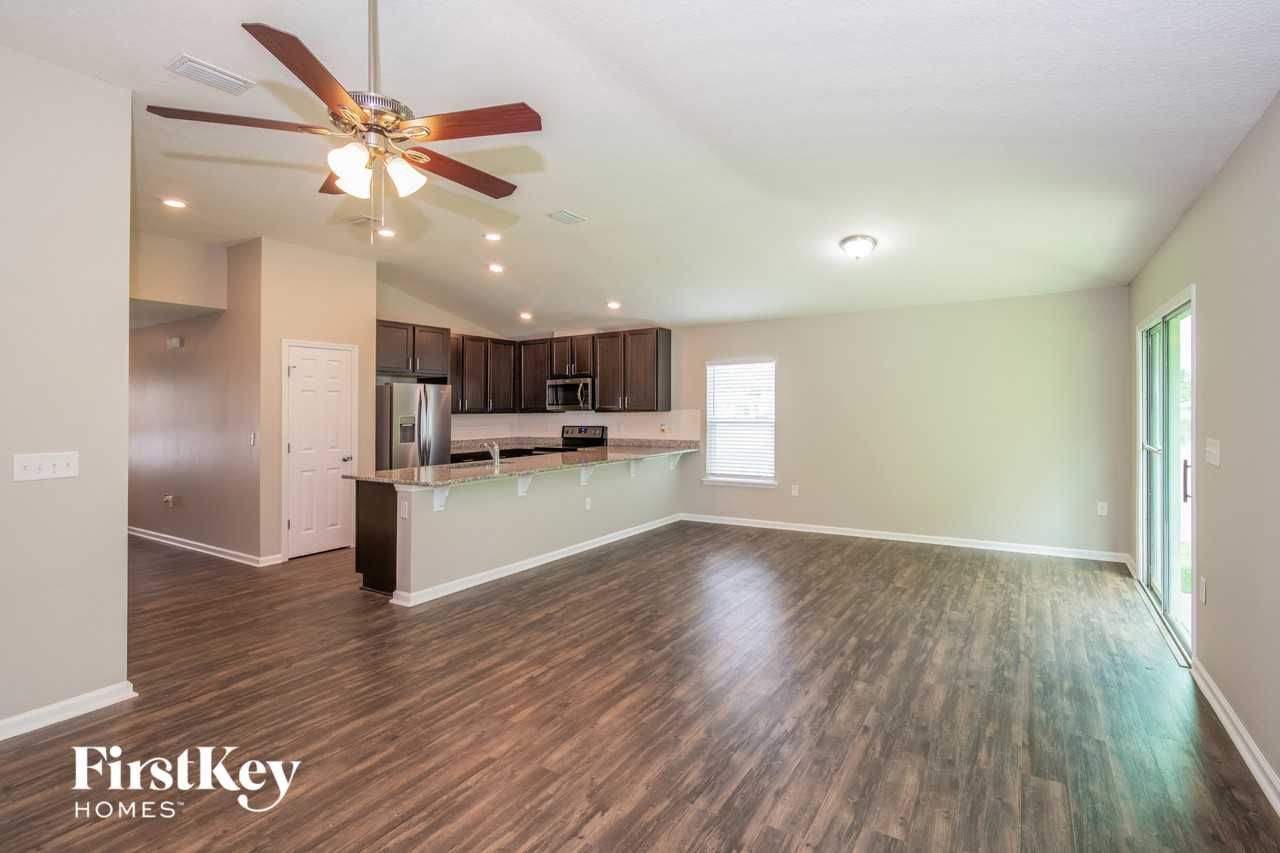 7605 Fanning Dr - Photo 2 of 16