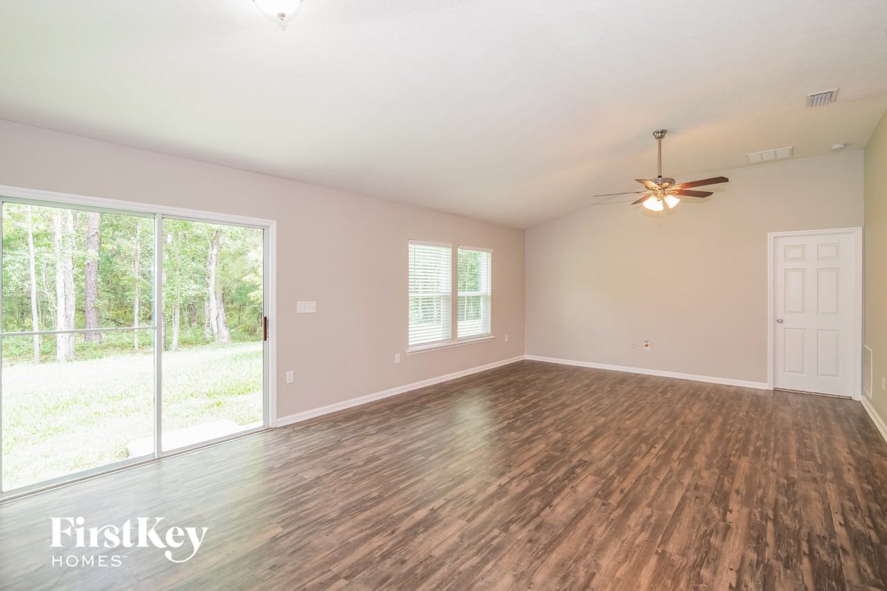 7605 Fanning Dr - Photo 5 of 16