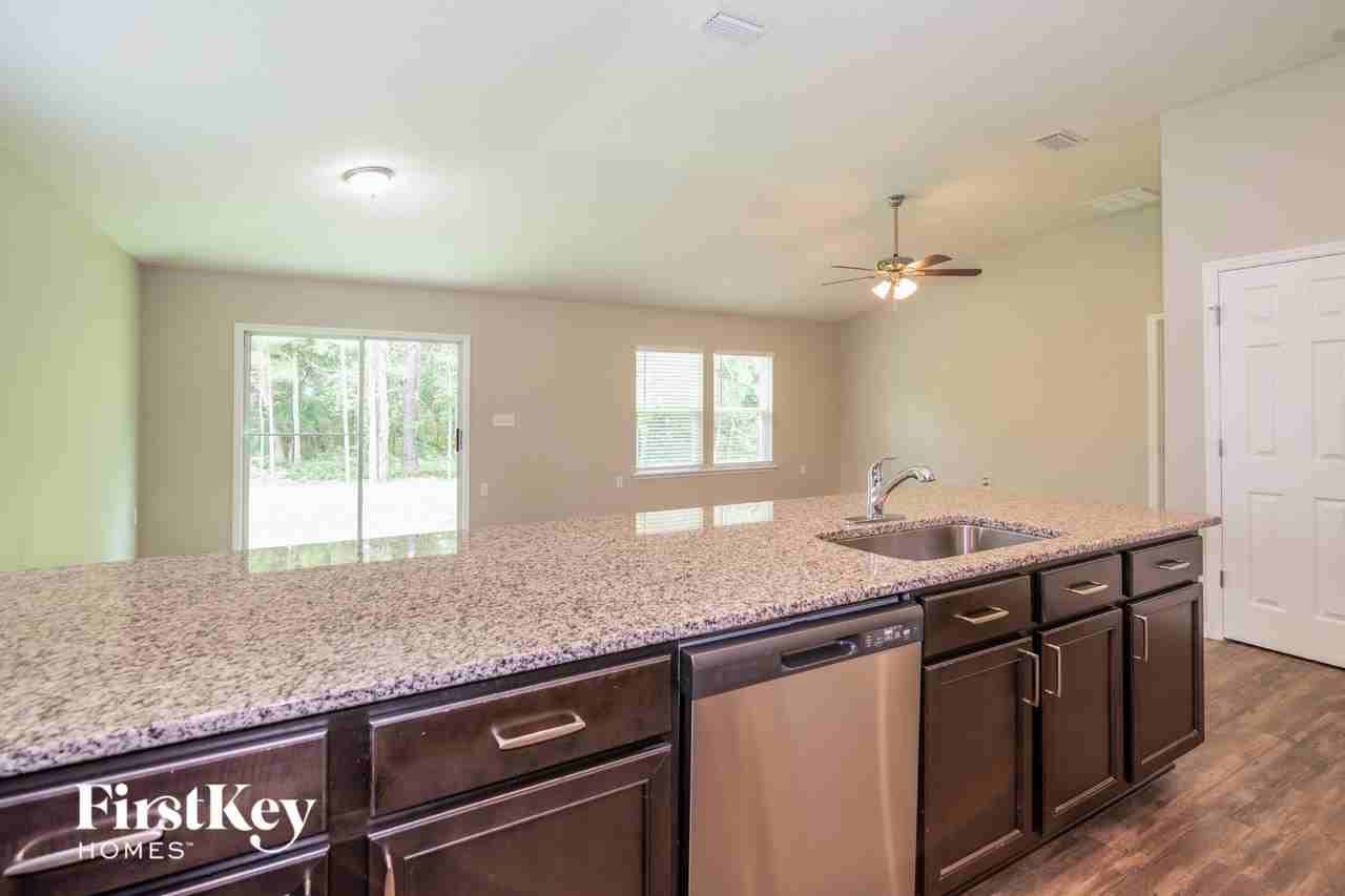 7605 Fanning Dr - Photo 6 of 16