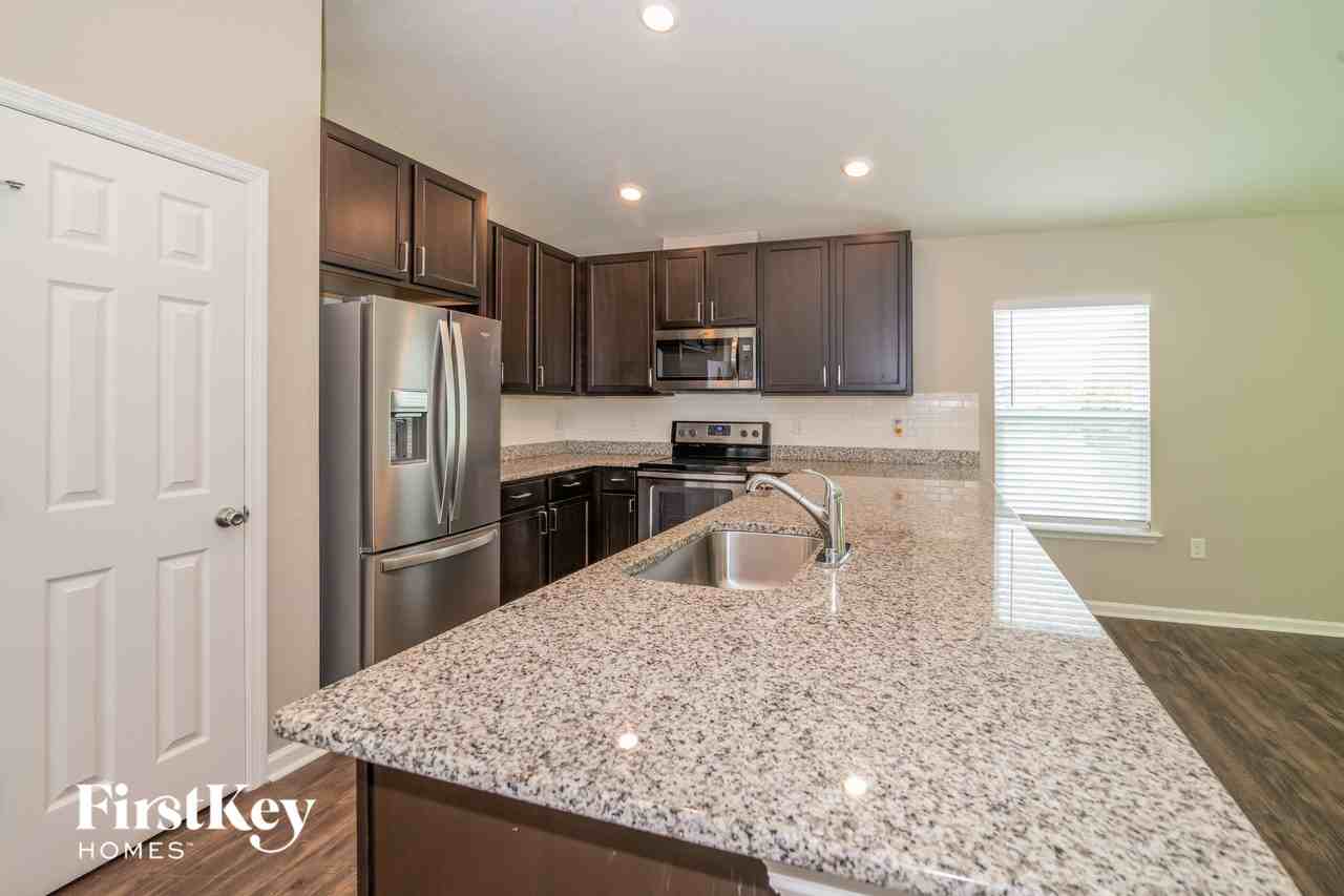 7605 Fanning Dr - Photo 7 of 16