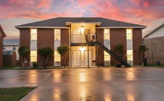 featured image of 1703 Benttree Dr #B