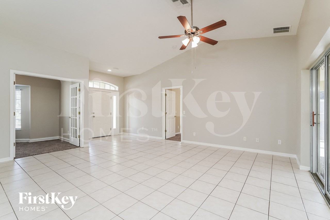 2915 12th St W - Photo 3 of 15