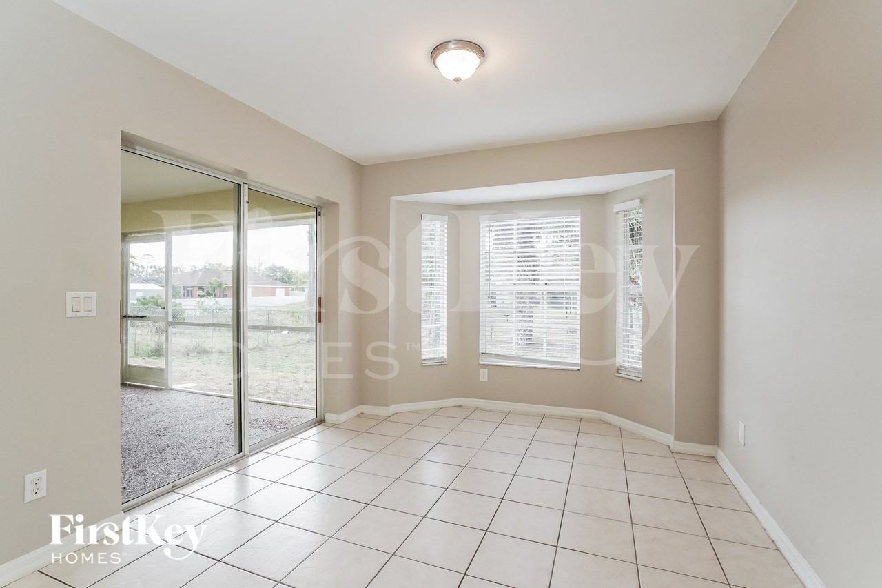 2915 12th St W - Photo 4 of 15